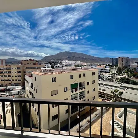 公寓 Cristianos Oasis, Modern Beachside Duplex *