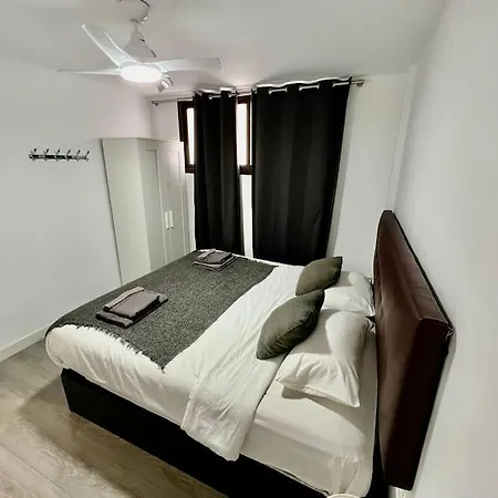 公寓 Cristianos Oasis, Modern Beachside Duplex 洛斯克里斯蒂亚诺斯