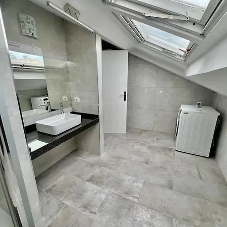 Cristianos Oasis, Modern Beachside Duplex * 洛斯克里斯蒂亚诺斯