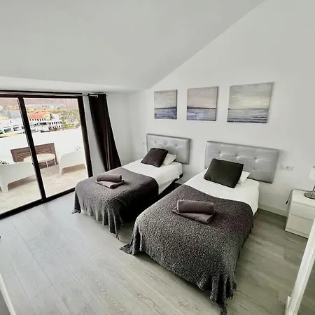 Cristianos Oasis, Modern Beachside Duplex 洛斯克里斯蒂亚诺斯