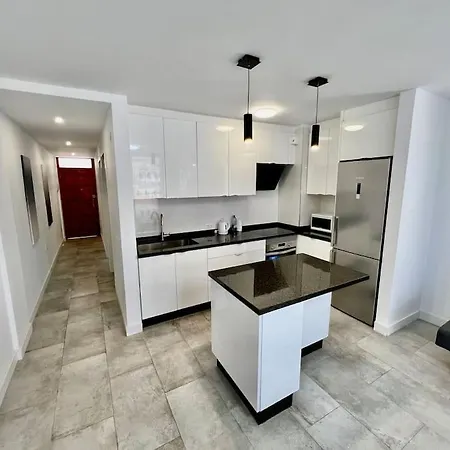 公寓 Cristianos Oasis, Modern Beachside Duplex 洛斯克里斯蒂亚诺斯