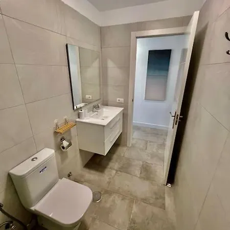 公寓 Cristianos Oasis, Modern Beachside Duplex *
