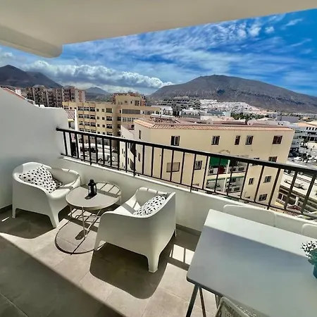 Διαμέρισμα Cristianos Oasis, Modern Beachside Duplex