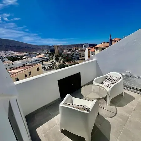 Cristianos Oasis, Modern Beachside Duplex