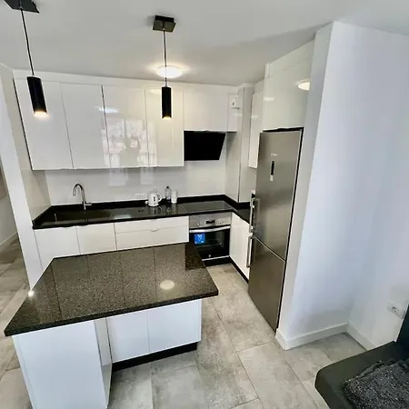 Cristianos Oasis, Modern Beachside Duplex Διαμέρισμα *