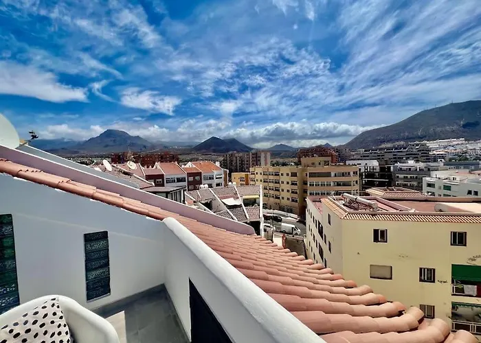 Cristianos Oasis, Modern Beachside Duplex Los Cristianos (Tenerife)