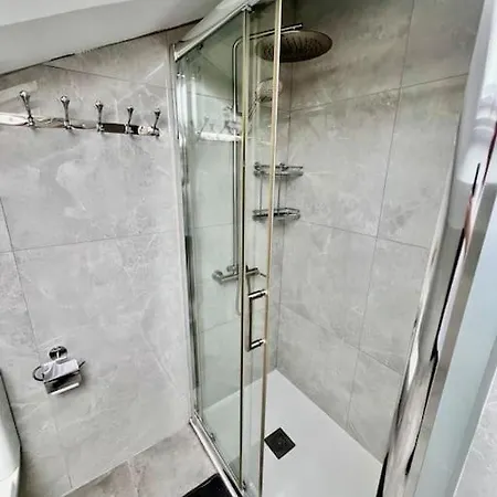 Cristianos Oasis, Modern Beachside Duplex Apartamento