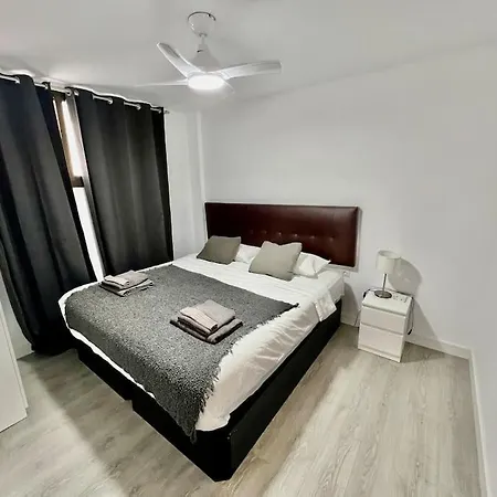 Cristianos Oasis, Modern Beachside Duplex Apartment