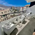 דירה Cristianos Oasis, Modern Beachside Duplex